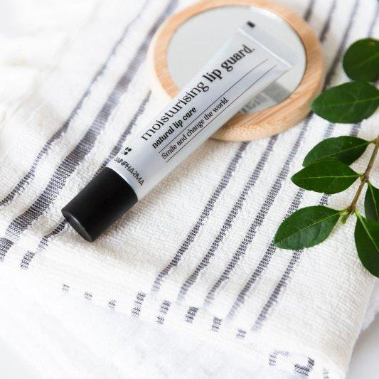 MOISTURISING LIP GUARD 15ML