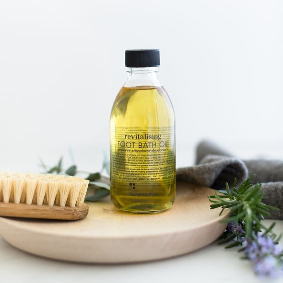 REVITALIZING FOOT BATH OIL 200ML